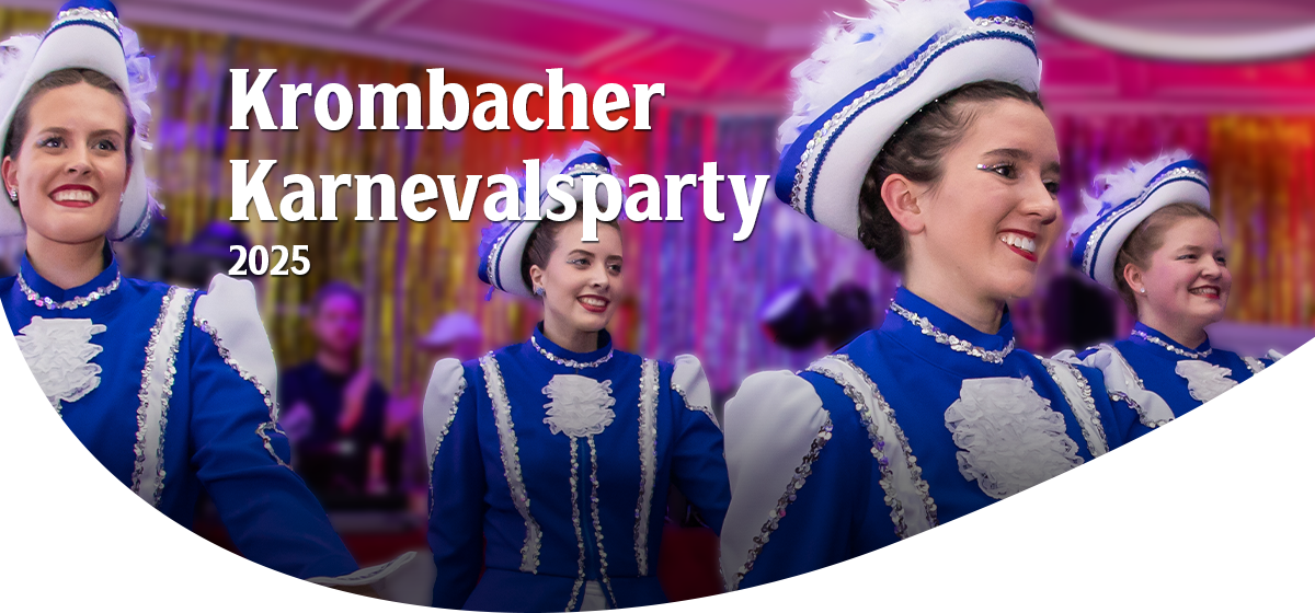 Drei Gardetänzerinnen in blauen Uniformen mit weißen Verzierungen bei der Krombacher Karnevalsparty 2025 in der Krombacher Erlebniswelt